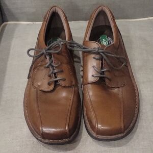 Milani Tan Leather Oxfords